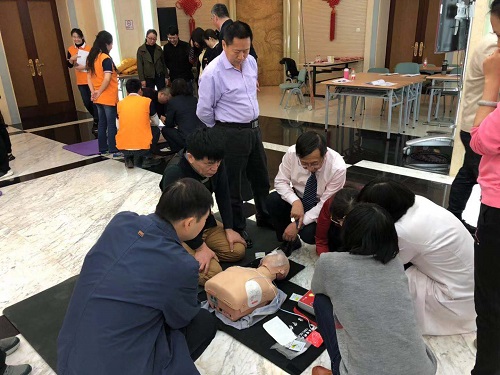 國認(rèn)中心工會開展公益救護(hù)培訓(xùn)活動紀(jì)念“三八”國際婦女節(jié)